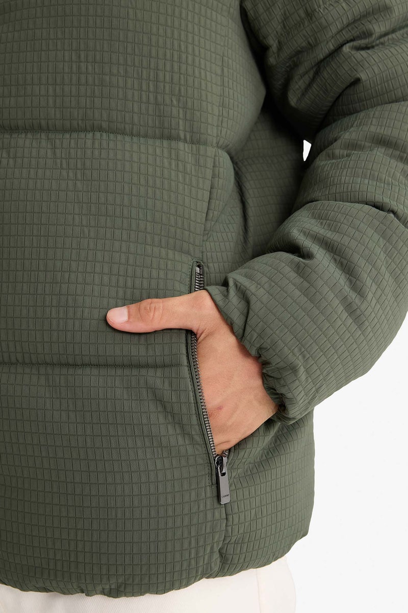 DeFacto Green Man Regular Fit Stand Collar Lined Winter Puffer Jacket Casual - Image 5